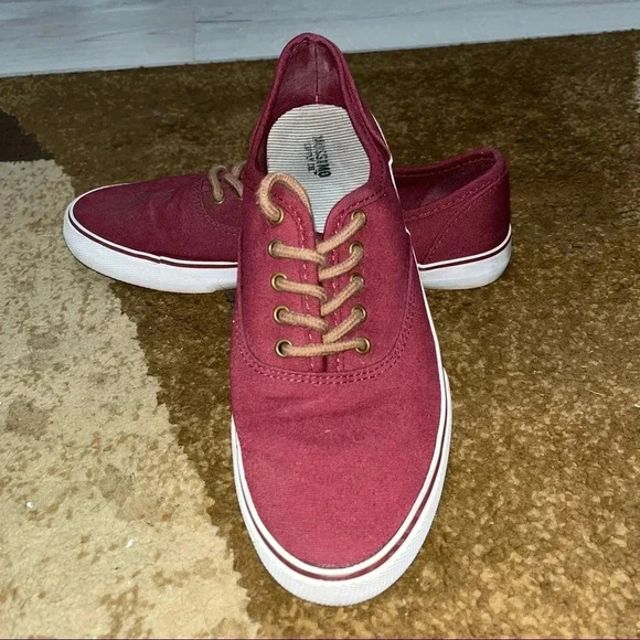 Missimo -burgundy- sz 9 sneakers - Picture 1 of 5